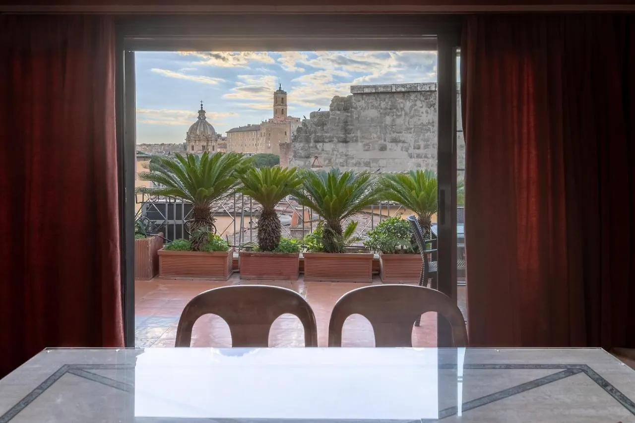 Iflat Incredible View Of The Roman Forum 0*, روما إيطاليا